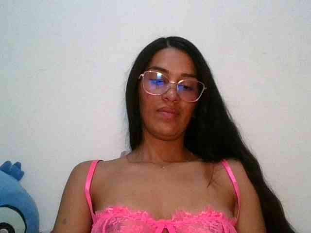 JuanaBrunette webcam