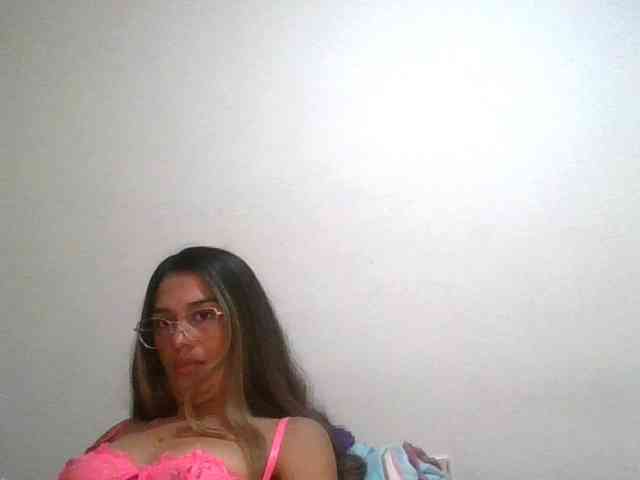 JuanaBrunette webcam