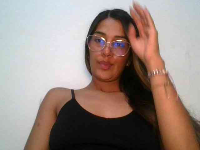 JuanaBrunette webcam