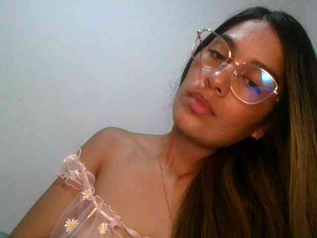 JuanaBrunette webcam