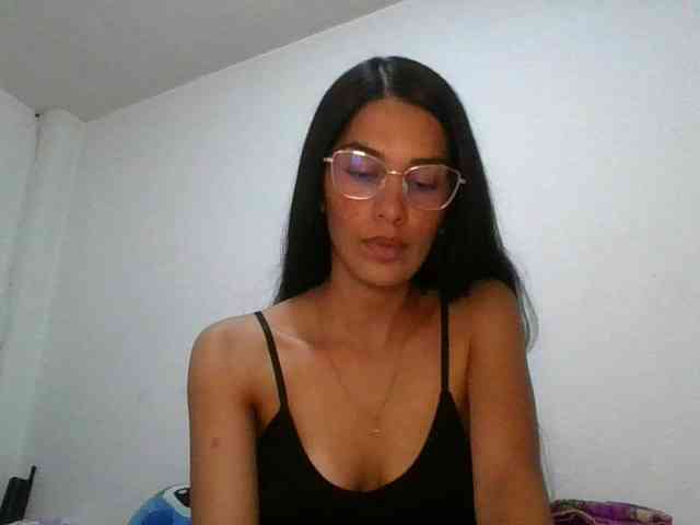 JuanaBrunette webcam
