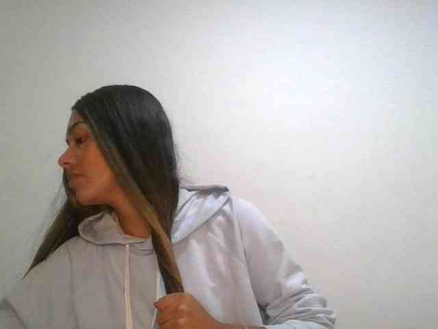 JuanaBrunette webcam