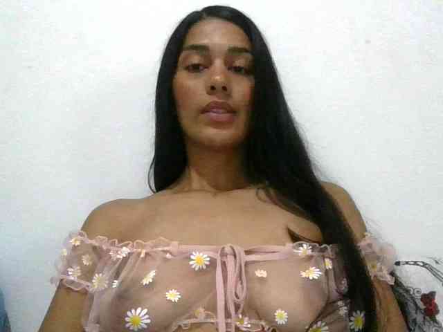 JuanaBrunette webcam
