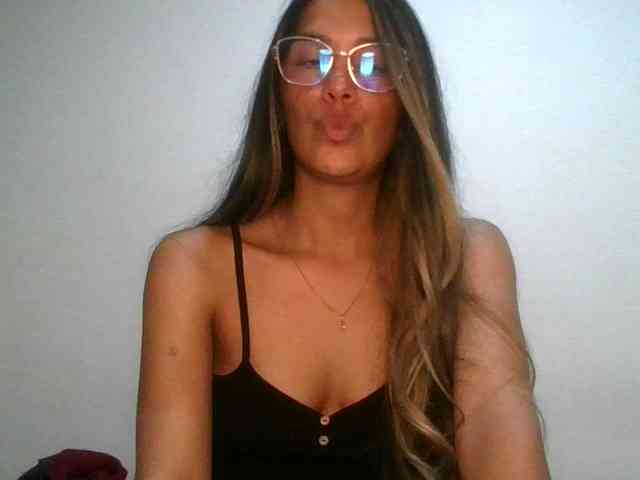 JuanaBrunette webcam