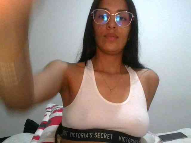 JuanaBrunette webcam
