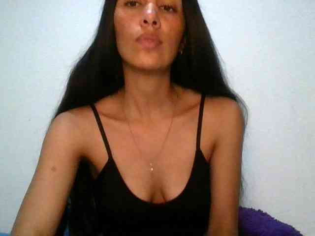 JuanaBrunette webcam