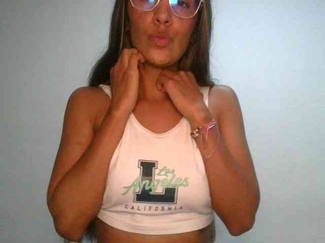 JuanaBrunette webcam