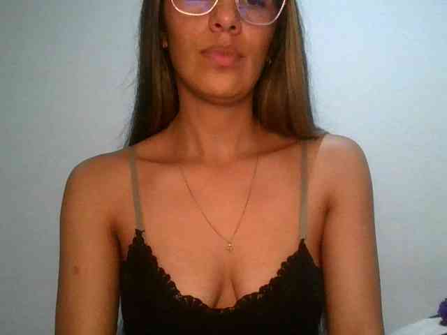 JuanaBrunette webcam