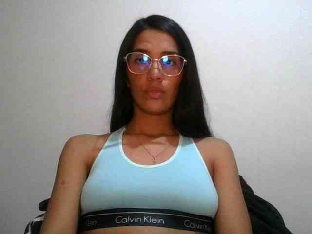 JuanaBrunette webcam