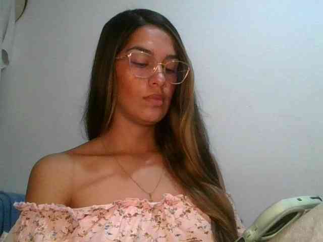 JuanaBrunette webcam