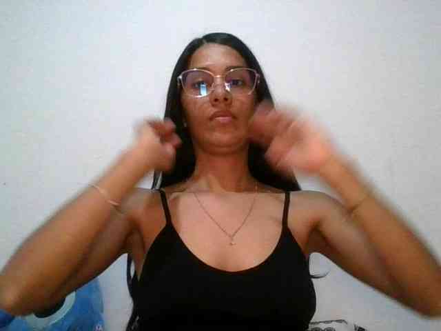 JuanaBrunette webcam