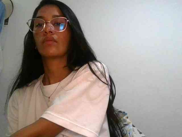 JuanaBrunette webcam