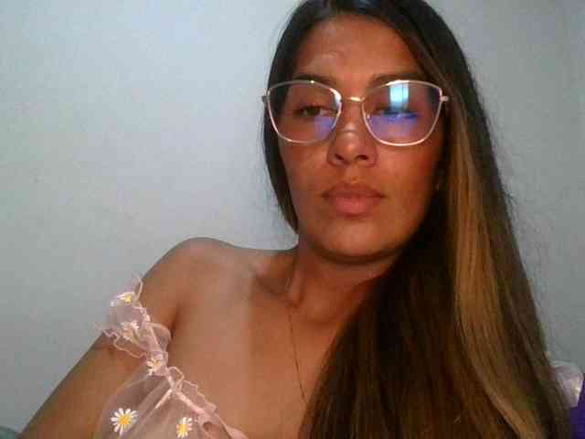 JuanaBrunette webcam