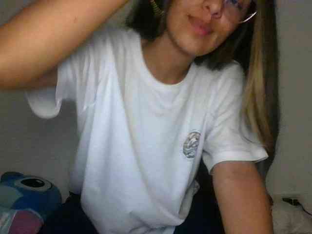 JuanaBrunette webcam