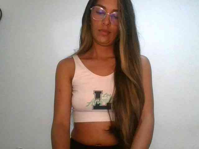 JuanaBrunette webcam