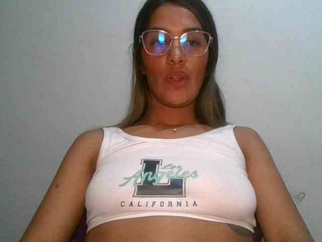 JuanaBrunette webcam