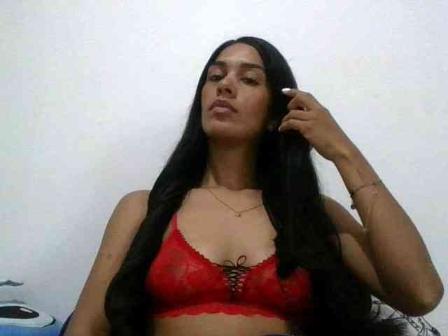 JuanaBrunette webcam