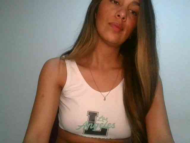 JuanaBrunette webcam