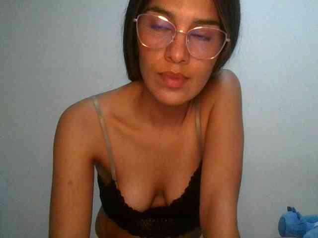 JuanaBrunette webcam