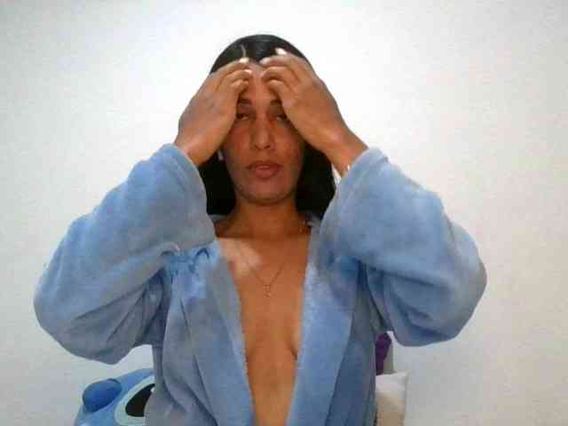 JuanaBrunette webcam