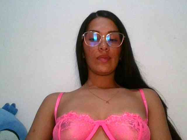 JuanaBrunette webcam