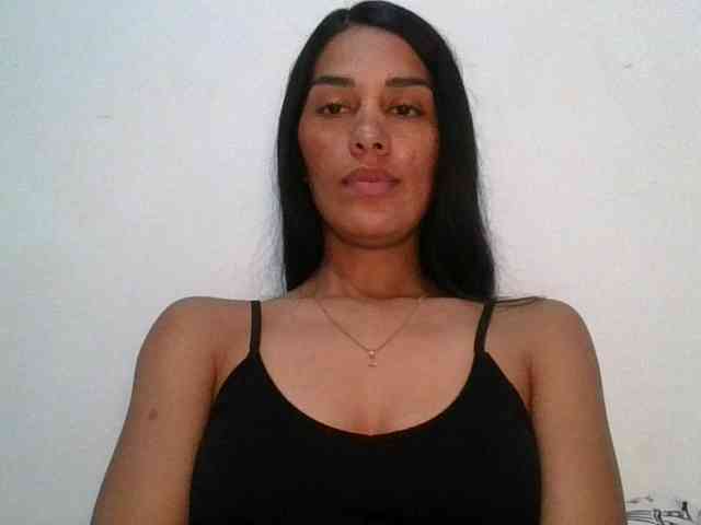 JuanaBrunette webcam