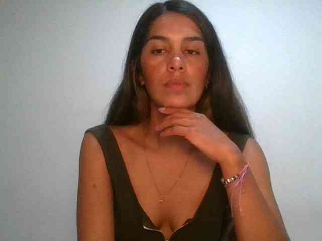 JuanaBrunette webcam