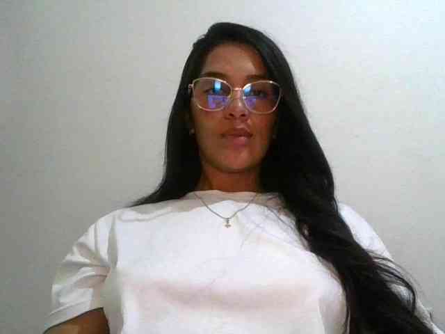 JuanaBrunette webcam