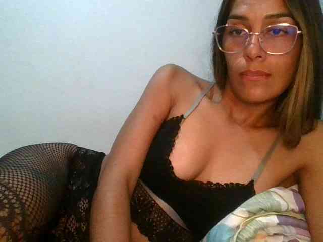 JuanaBrunette webcam