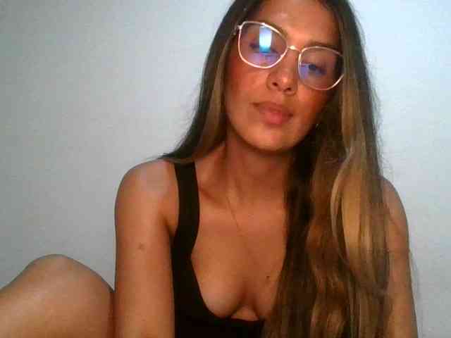 JuanaBrunette webcam