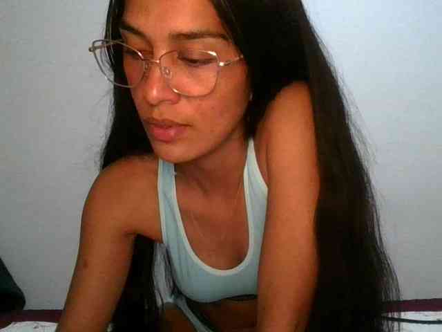 JuanaBrunette webcam