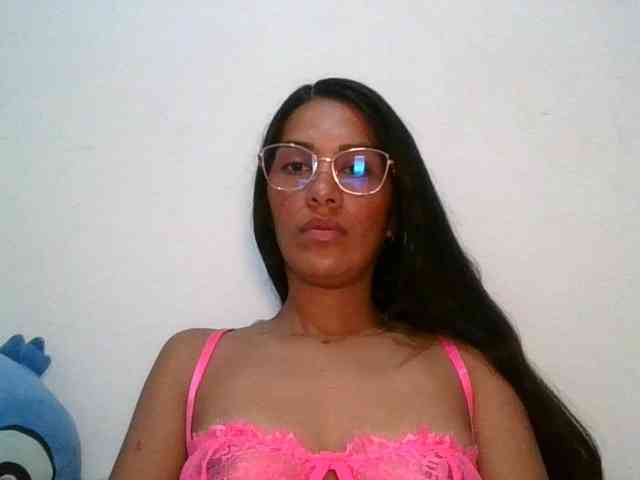 JuanaBrunette webcam
