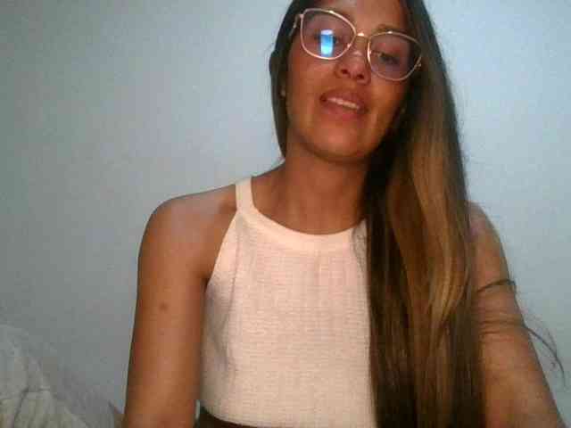 JuanaBrunette webcam