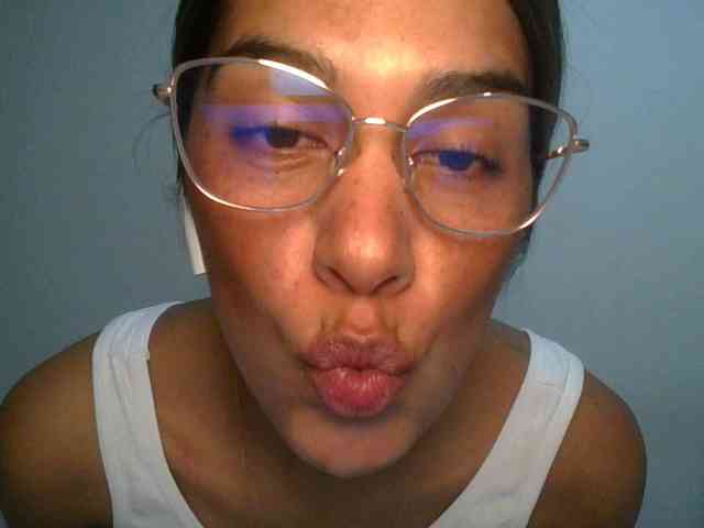 JuanaBrunette webcam