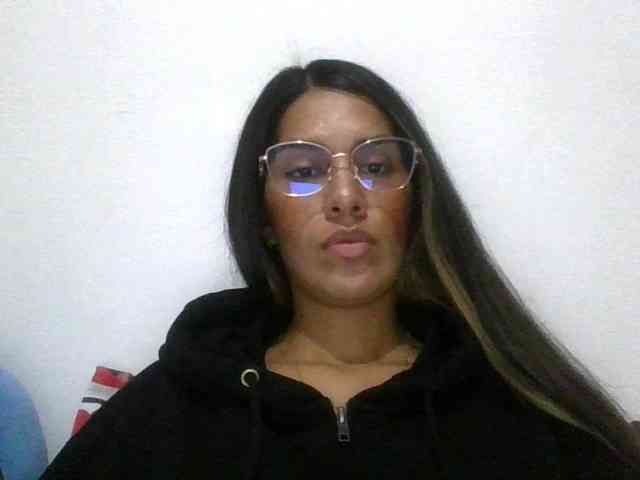 JuanaBrunette webcam