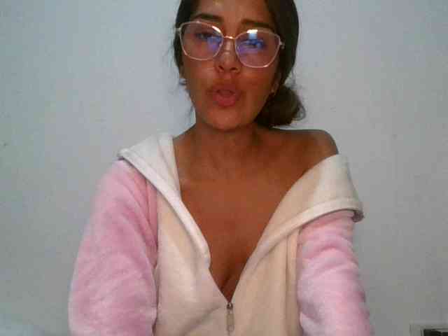 JuanaBrunette webcam