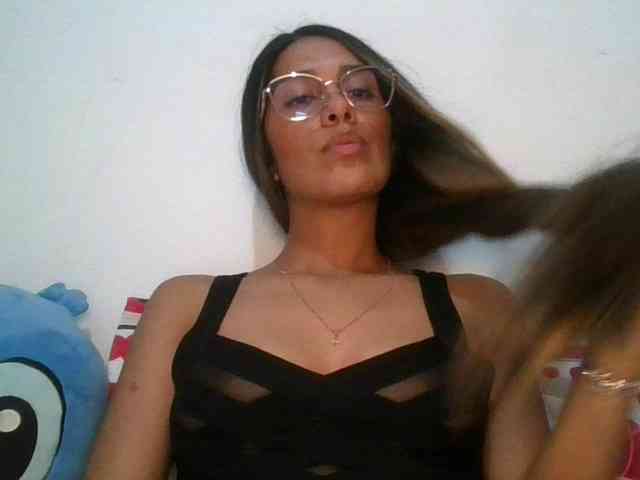 JuanaBrunette webcam