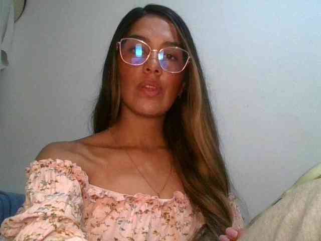 JuanaBrunette webcam