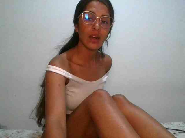 JuanaBrunette webcam