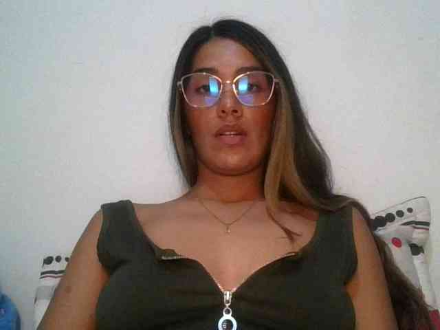 JuanaBrunette webcam