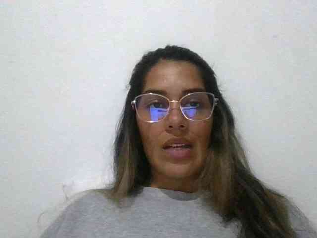 JuanaBrunette webcam