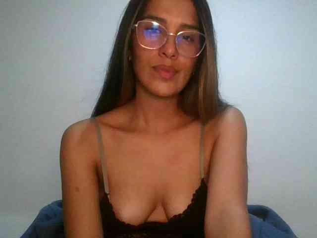 JuanaBrunette webcam