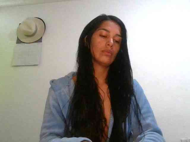 JuanaBrunette webcam