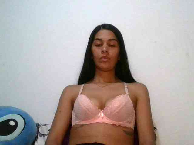 JuanaBrunette webcam