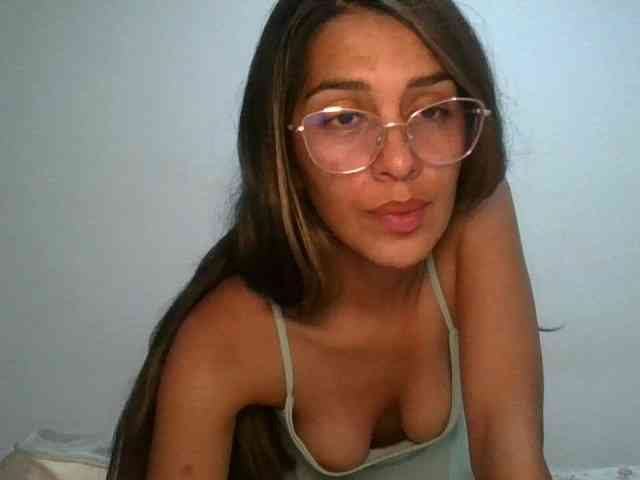 JuanaBrunette webcam