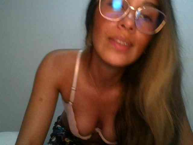 JuanaBrunette webcam