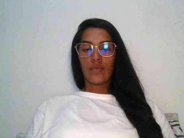 JuanaBrunette webcam