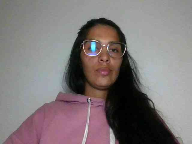 JuanaBrunette webcam
