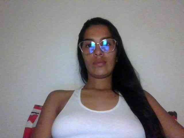JuanaBrunette webcam