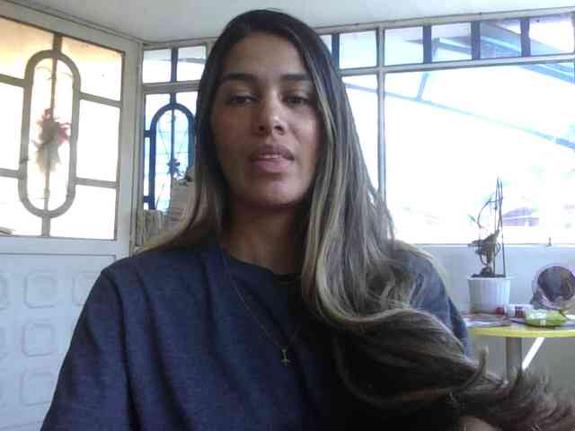 JuanaBrunette webcam